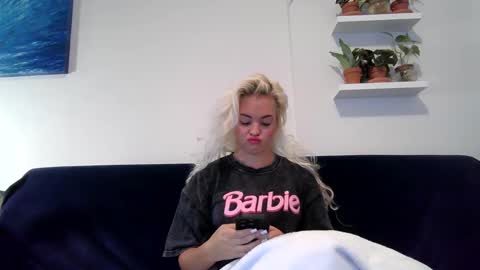 Snapshot of evillers1 chatting on 2, 1, 2025 Badblondebunny online show from 2, 1, 2025