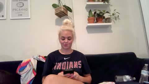 Snapshot of evillers1 chatting on 31, 1, 2025 Badblondebunny online show from 31, 1, 2025