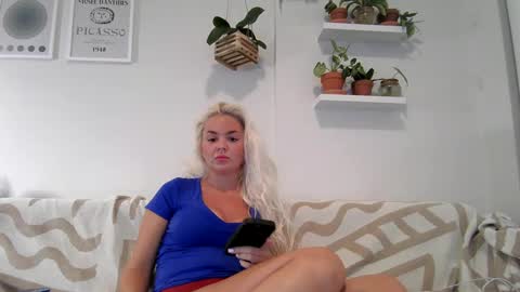 Snapshot of evillers1 chatting on 16, 2, 2025 Badblondebunny online show from 16, 2, 2025