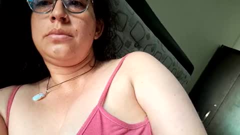 Snapshot of evolet_evolet_ chatting on 12, 11, 2025 Evolet online show from 12, 11, 2025