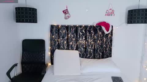 evvaa_moon online show from 17, 12, 2025