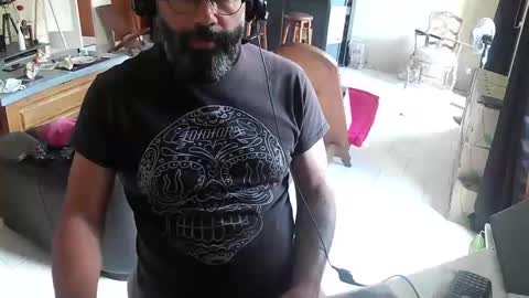 Snapshot of exibdevil chatting on 12, 9, 2025 Gio online show from 12, 9, 2025