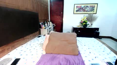 voloptous mommy angel online show from 11, 10, 2025