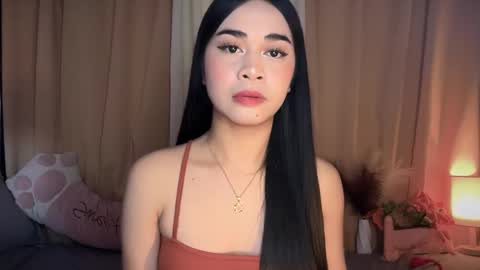 Snapshot of expensivets_chloe chatting on 16, 12, 2025 chloee online show from 16, 12, 2025