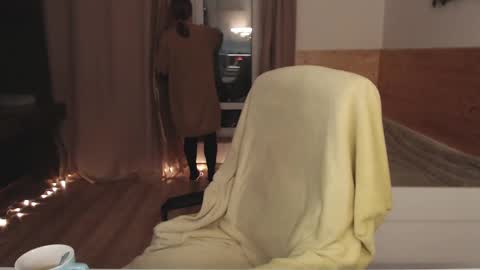 Crystal online show from 27, 2, 2025