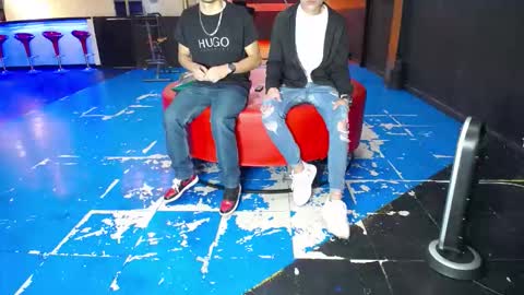 extrangers online show from 3, 11, 2025