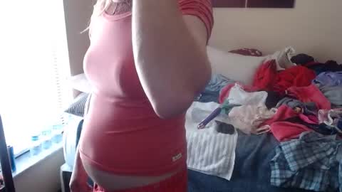 Snapshot of eyeswall0w chatting on 19, 9, 2025 eyeswall0w online show from 19, 9, 2025