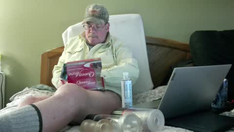 Snapshot of eyeswideshut63 chatting on 22, 12, 2024 Eyeswideshut63 online show from 22, 12, 2024