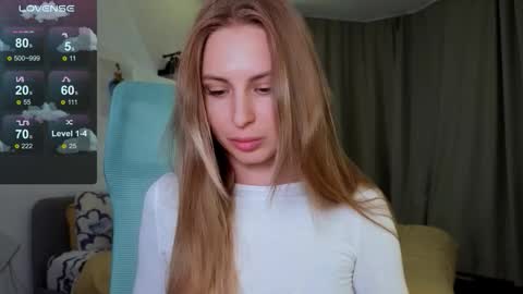 Snapshot of f1oraa chatting on 9, 11, 2025 if you dont have fansly account yet use this link to registration online show from 9, 11, 2025