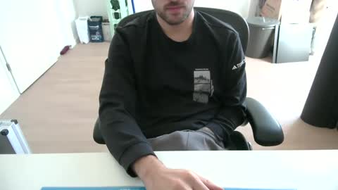 Snapshot of fabian_196 chatting on 13, 11, 2025 Call me bitch online show from 13, 11, 2025