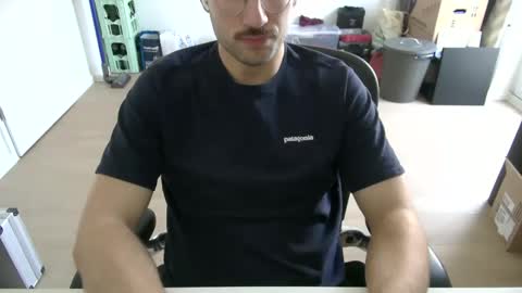 Snapshot of fabian_196 chatting on 21, 11, 2025 Call me bitch online show from 21, 11, 2025