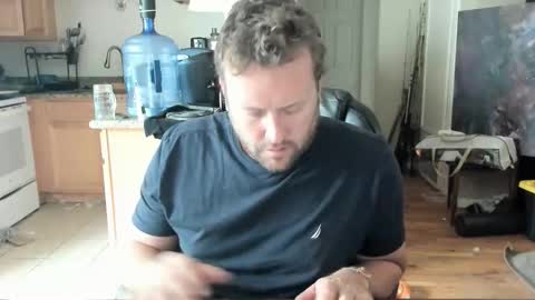 Snapshot of facedaddy chatting on 16, 11, 2025 Hungwun online show from 16, 11, 2025