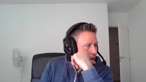 Snapshot of faer_087 chatting on 24, 9, 2025 faer_087 online show from 24, 9, 2025