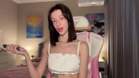 Snapshot of fairy_bloomix chatting on 19, 10, 2025 Bloom online show from 19, 10, 2025