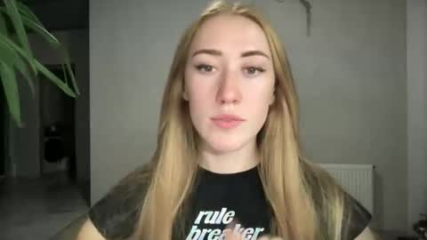 fairy_face online show from 27, 9, 2025