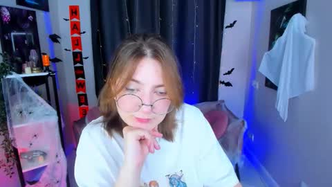 Snapshot of fairy_tara chatting on 1, 11, 2025 Tara online show from 1, 11, 2025