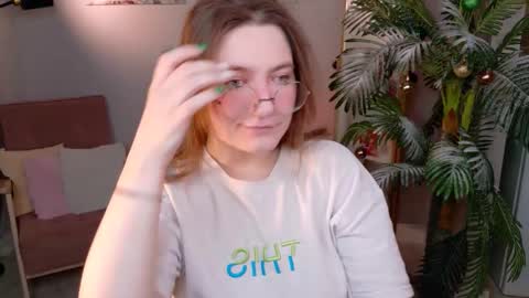 Snapshot of fairy_tara chatting on 16, 12, 2025 Tara online show from 16, 12, 2025