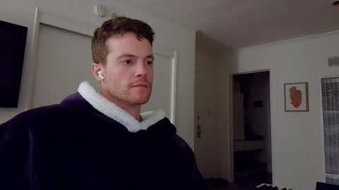 Travis online show from 9, 3, 2025