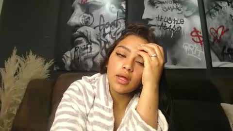 Snapshot of fairylatin chatting on 26, 10, 2025 fairylatin online show from 26, 10, 2025