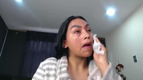 Snapshot of fairylatin chatting on 19, 12, 2025 fairylatin online show from 19, 12, 2025