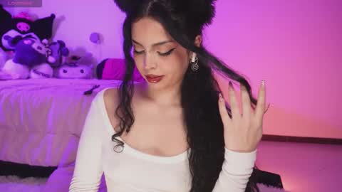 Sara  REMEMBER TO LEAVE A THUMB UP online show from 2, 3, 2026