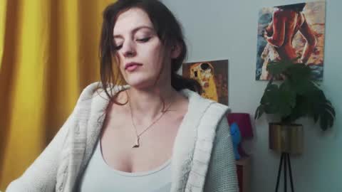 Nadine online show from 8, 1, 2025
