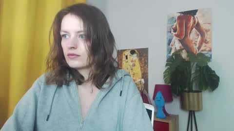 Snapshot of fancynadine chatting on 8, 10, 2025 Nadine online show from 8, 10, 2025