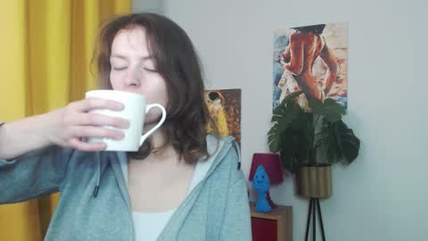 Snapshot of fancynadine chatting on 12, 10, 2025 Nadine online show from 12, 10, 2025