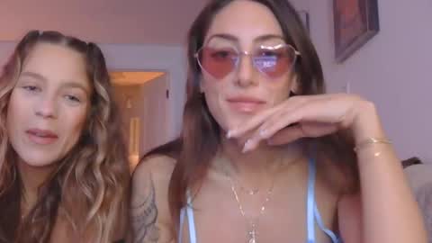 Snapshot of fantasy4uxxx chatting on 13, 10, 2025 fantasy4uxxx online show from 13, 10, 2025