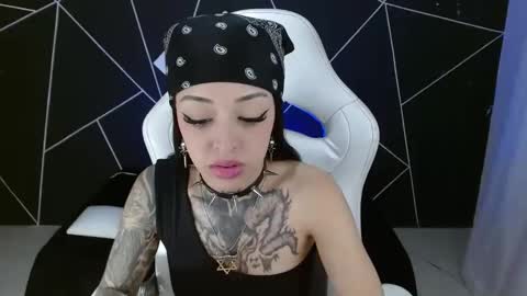 Snapshot of farichell chatting on 23, 10, 2025 fari online show from 23, 10, 2025