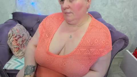 Snapshot of fashiona chatting on 13, 1, 2025 fashiona online show from 13, 1, 2025