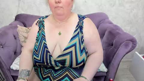 Snapshot of fashiona chatting on 30, 1, 2025 fashiona online show from 30, 1, 2025