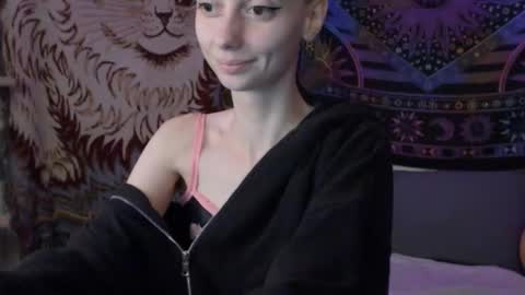 Mossfairy online show from 7, 10, 2025