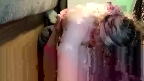 feathersngb32 online show from 4, 12, 2025