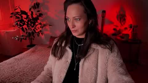 Feela online show from 5, 10, 2025