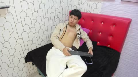 felipe_boy_18 online show from 1, 3, 2025