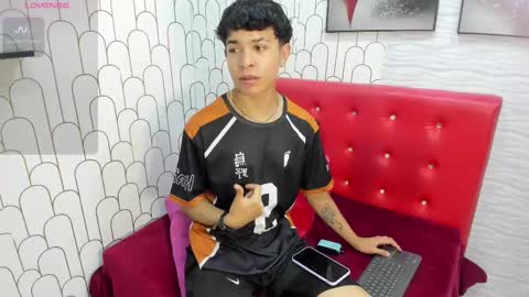 felipe_boy_18 online show from 6, 3, 2025
