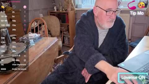 Adam online show from 28, 10, 2025