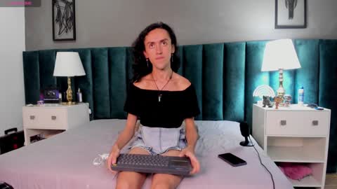 Karol online show from 4, 1, 2025