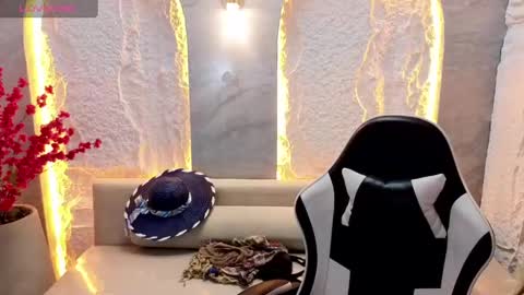 Ferchis  online show from 6, 11, 2025