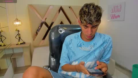 FER PHOENIX online show from 20, 11, 2025