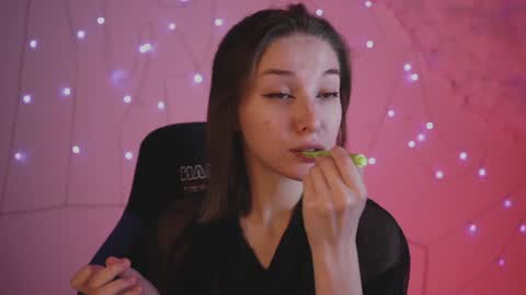 Snapshot of filipinaadams chatting on 8, 1, 2025 cap and Lana  online show from 8, 1, 2025