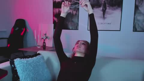 Snapshot of filipinaadams chatting on 13, 2, 2025 cap and Lana  online show from 13, 2, 2025