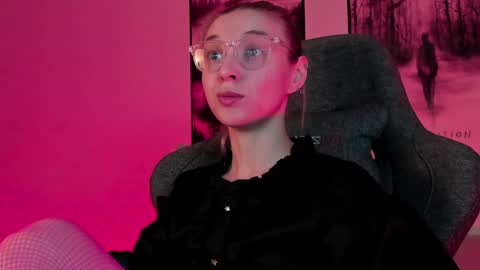 Snapshot of filipinaadams chatting on 7, 3, 2025 cap and Lana  online show from 7, 3, 2025