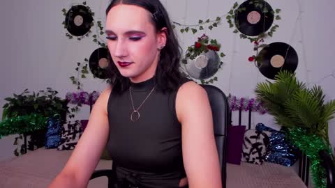 Honey Ill be waiting for you Tue Wed Thu Fri Sat Sun 10am-5pm online show from 28, 12, 2024
