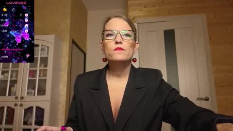 Snapshot of findom_lady_shine chatting on 15, 10, 2025 Lady online show from 15, 10, 2025