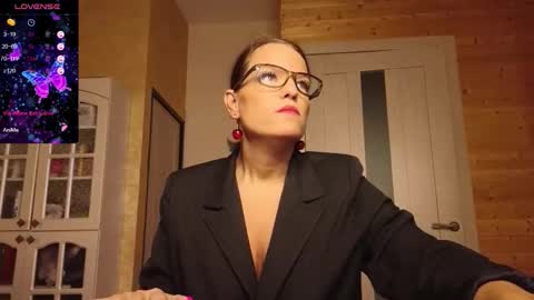 Snapshot of findom_lady_shine chatting on 24, 10, 2025 Lady online show from 24, 10, 2025