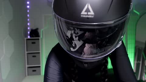 finleyfae online show from 27, 1, 2025