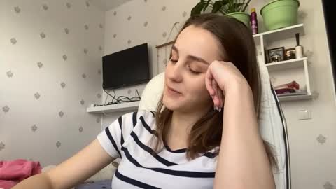 Keite wanna play  Meow online show from 15, 12, 2025