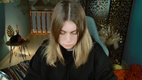 fiora online show from 5, 1, 2025